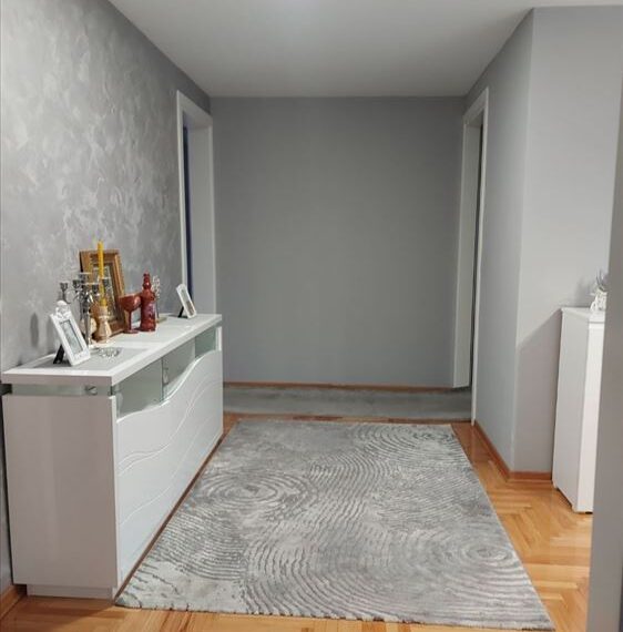 vojna-zgrada-122-m2-renoviran-5425645894013-71812581771