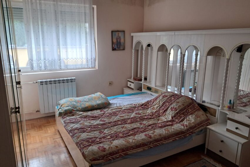 IMG-6e9c1102c8524da85c5e8336fea75e35-V