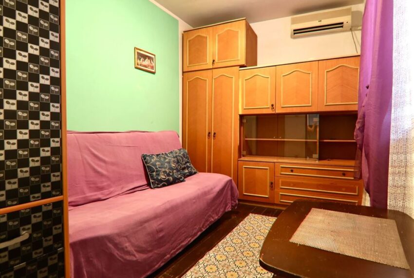 prodaja-2-stana-u-centru-zemuna-5425647559270-71816769247