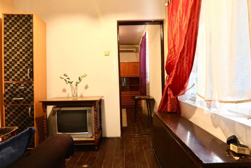 prodaja-2-stana-u-centru-zemuna-5425647559270-71816769249