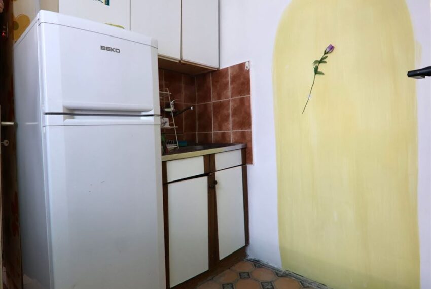 prodaja-2-stana-u-centru-zemuna-5425647559270-71816769250